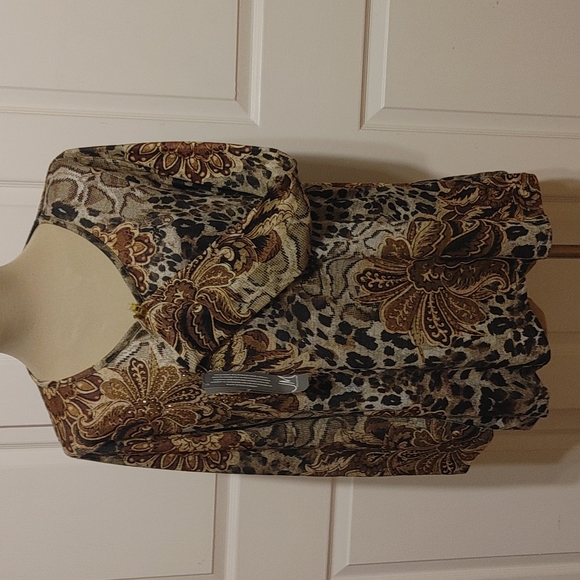 J Ⓜ️ JM Collection Top - Picture 3 of 13